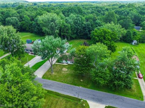 1183 Aberth Drive Akron OH 44320
