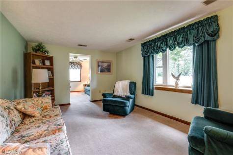 1183 Aberth Drive Akron OH 44320