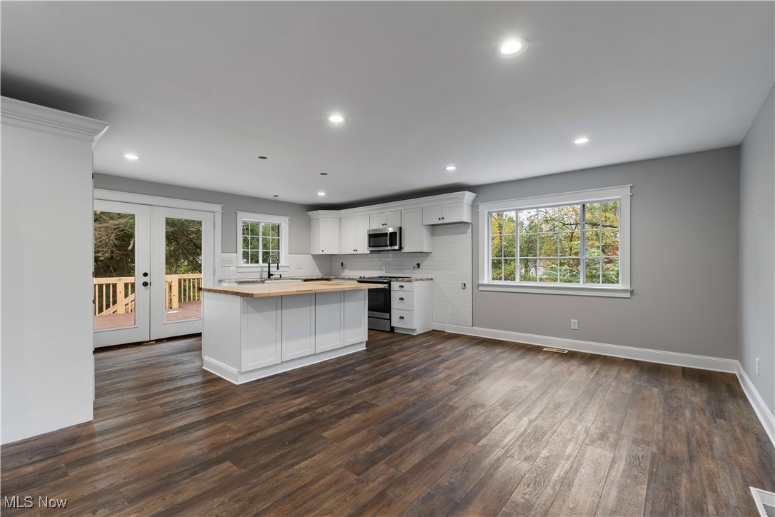 4698 Manchester Road New Franklin OH 44319