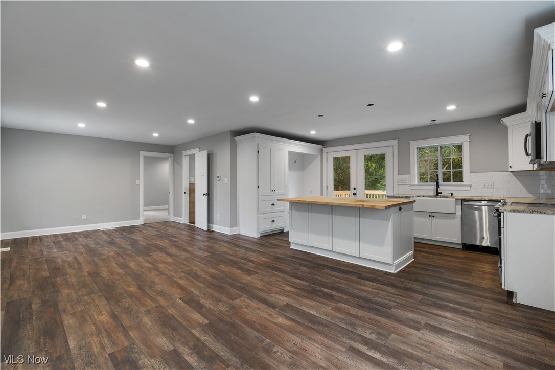 4698 Manchester Road New Franklin OH 44319