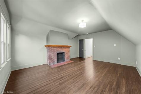 9805 Lake Avenue Cleveland OH 44102