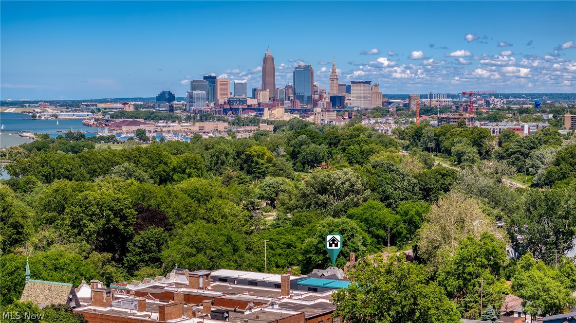 9805 Lake Avenue Cleveland OH 44102