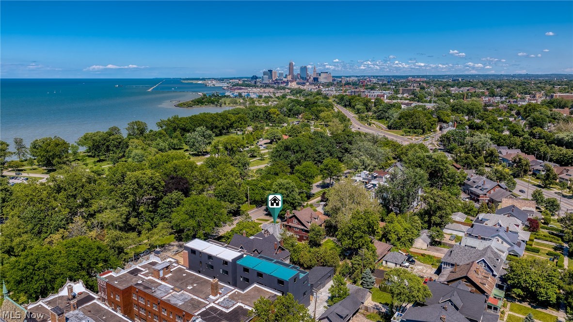 9805 Lake Avenue Cleveland OH 44102