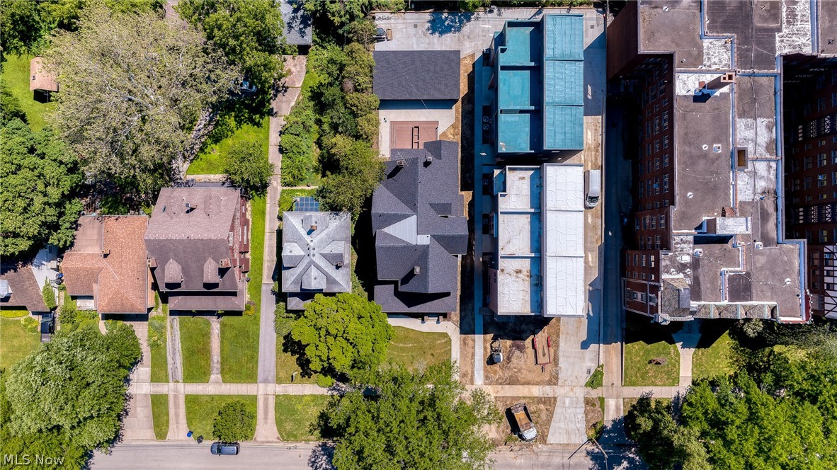 9805 Lake Avenue Cleveland OH 44102