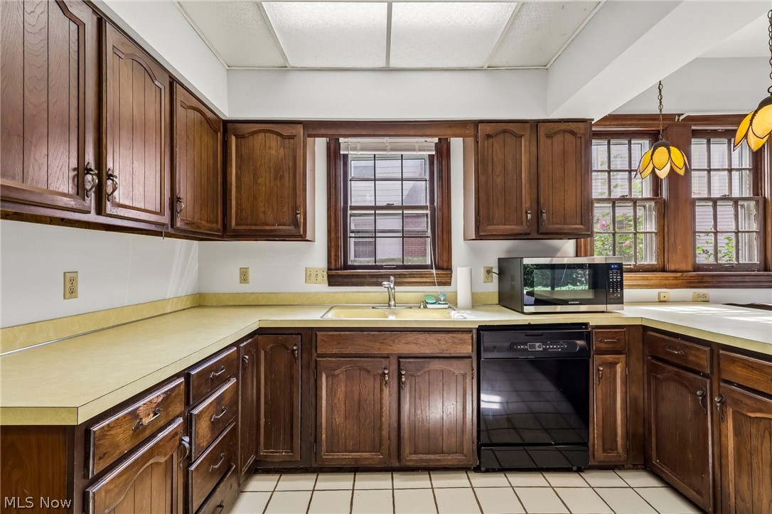 44 Clemmer Avenue Akron OH 44313