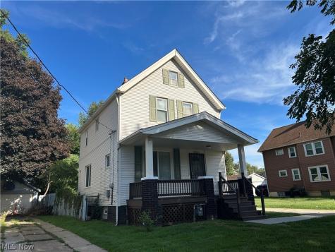 3961 E 53rd Street Newburgh Heights OH 44105