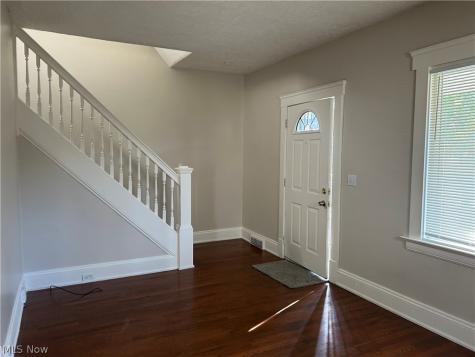 3961 E 53rd Street Newburgh Heights OH 44105