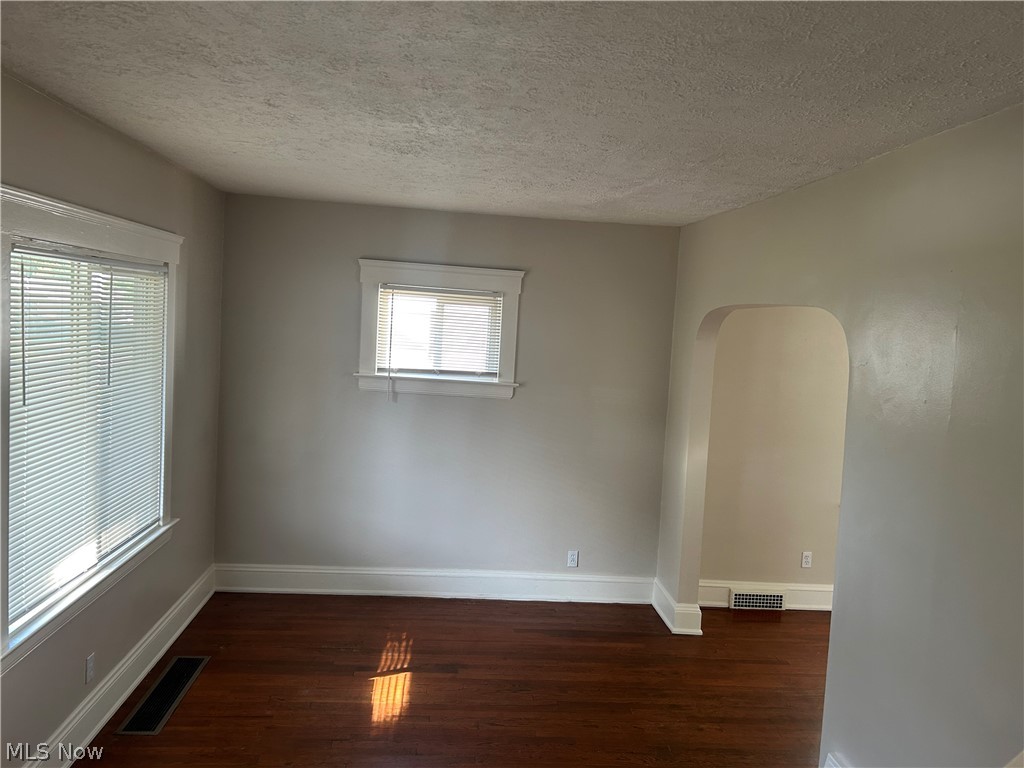 3961 E 53rd Street Newburgh Heights OH 44105