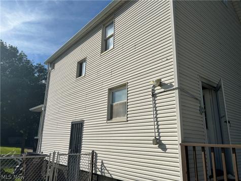 3961 E 53rd Street Newburgh Heights OH 44105