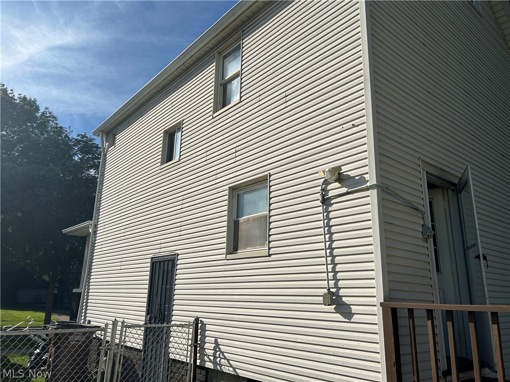 3961 E 53rd Street Newburgh Heights OH 44105