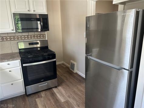 3961 E 53rd Street Newburgh Heights OH 44105
