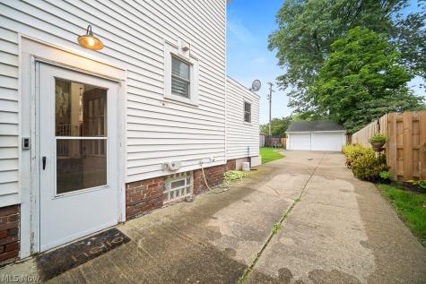 3562 W 146th Street Cleveland OH 44111