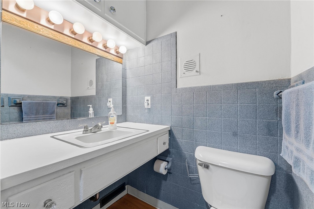 3745 Dentzler Road Parma OH 44134