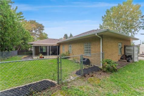 3745 Dentzler Road Parma OH 44134