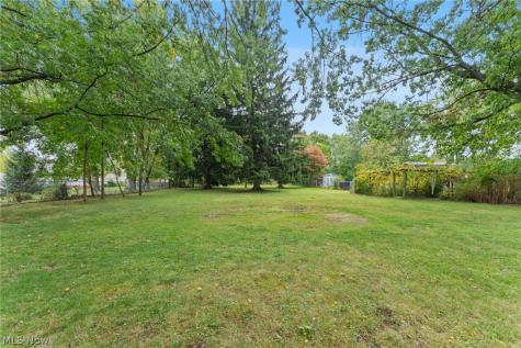 3745 Dentzler Road Parma OH 44134