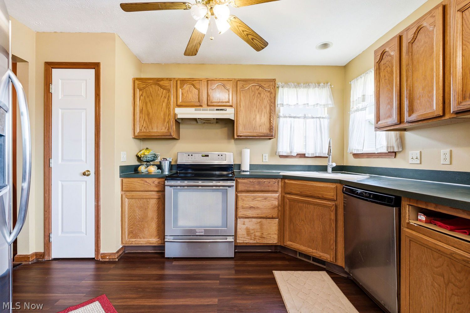 1642 W Ridgewood Drive Parma OH 44134