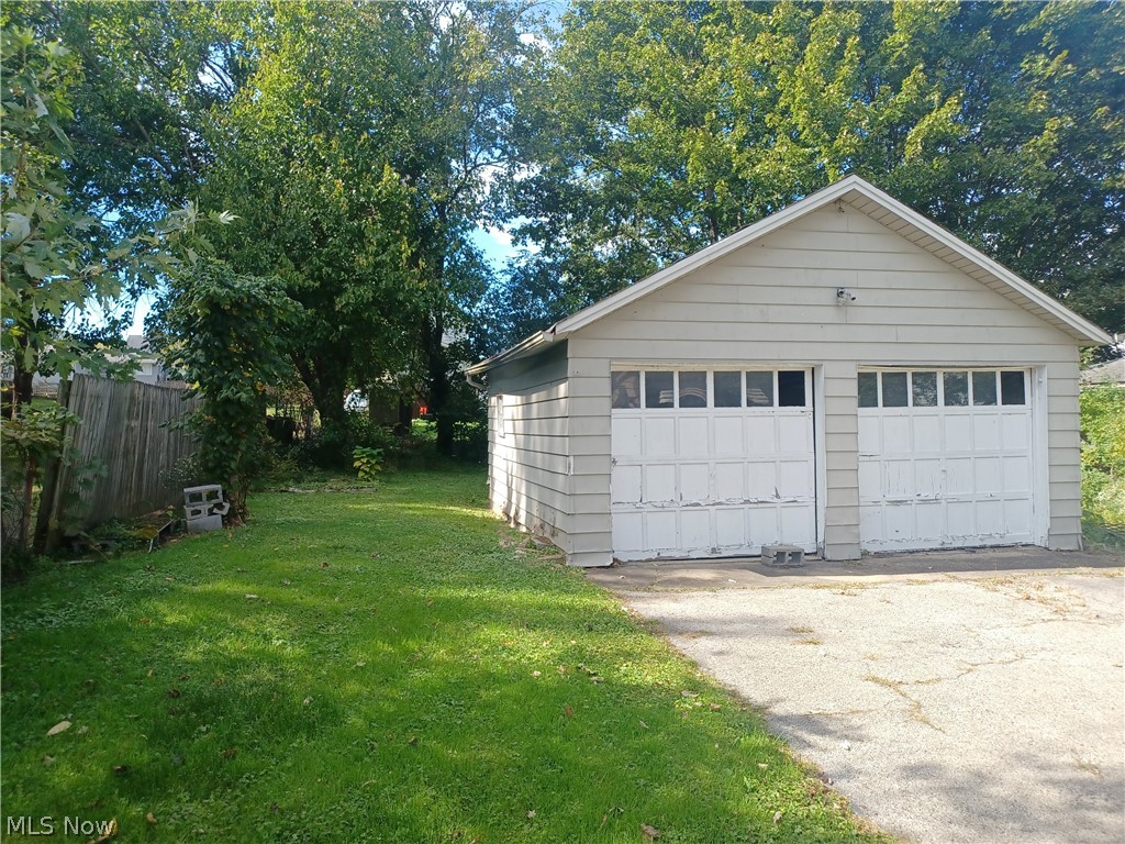 549 6th Street Struthers OH 44471