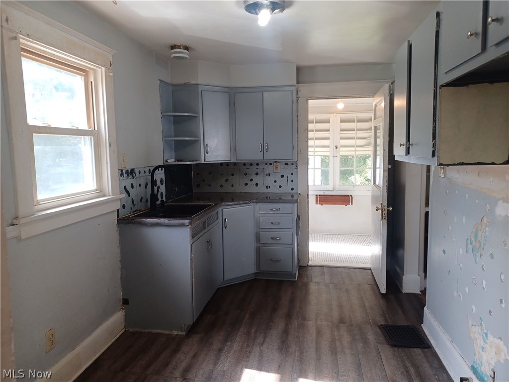 549 6th Street Struthers OH 44471