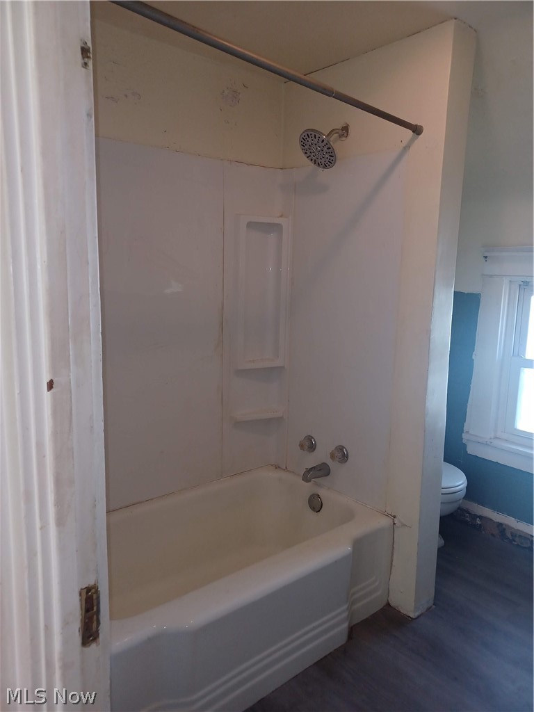 549 6th Street Struthers OH 44471