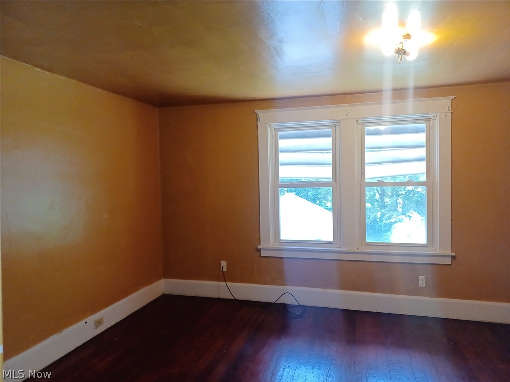 549 6th Street Struthers OH 44471