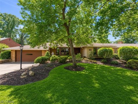 6125 Hillside Road Independence OH 44131