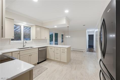 6125 Hillside Road Independence OH 44131