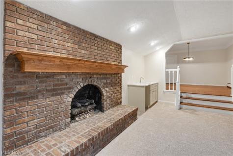 6125 Hillside Road Independence OH 44131