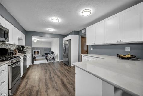 13700 Indian Creek Drive Middleburg Heights OH 44130