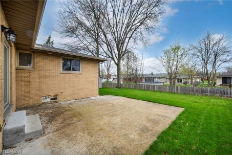 13700 Indian Creek Drive Middleburg Heights OH 44130