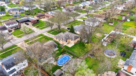 13700 Indian Creek Drive Middleburg Heights OH 44130