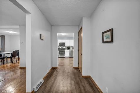 13700 Indian Creek Drive Middleburg Heights OH 44130