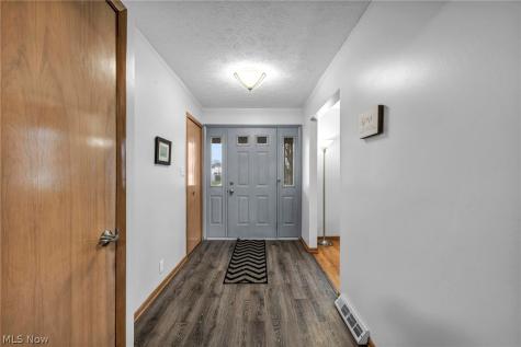 13700 Indian Creek Drive Middleburg Heights OH 44130