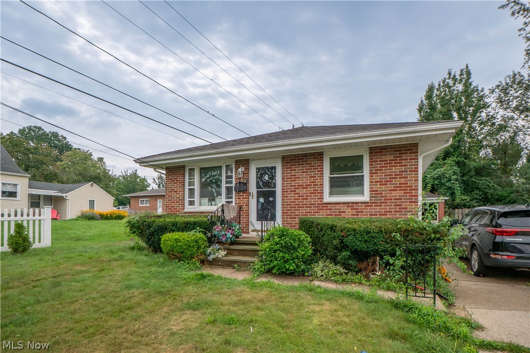 246 E Ralston Avenue Akron OH 44301