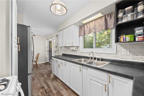 525 Purdue Avenue Elyria OH 44035