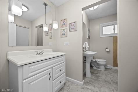 525 Purdue Avenue Elyria OH 44035
