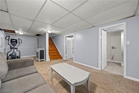 525 Purdue Avenue Elyria OH 44035
