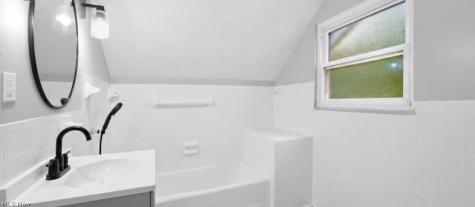 13324 Crennell Avenue Cleveland OH 44105