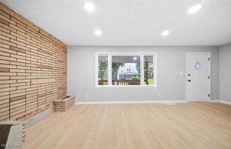 13324 Crennell Avenue Cleveland OH 44105
