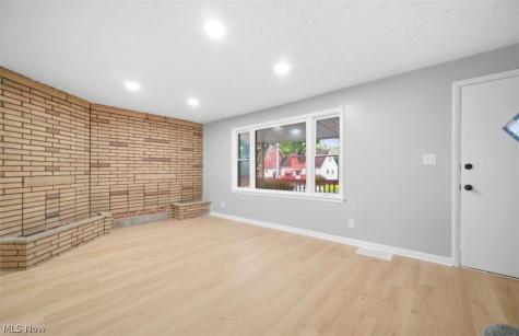 13324 Crennell Avenue Cleveland OH 44105