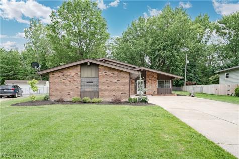 23823 Beaumont Drive North Olmsted OH 44070