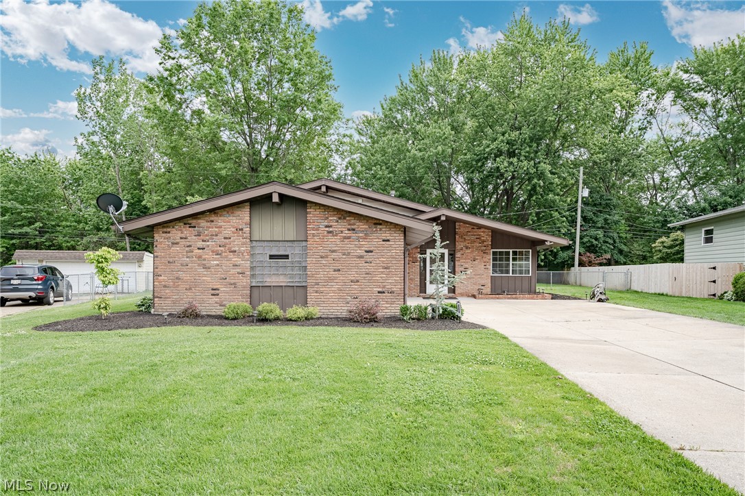 23823 Beaumont Drive North Olmsted OH 44070