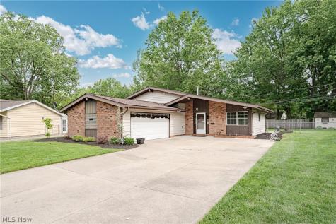 23823 Beaumont Drive North Olmsted OH 44070