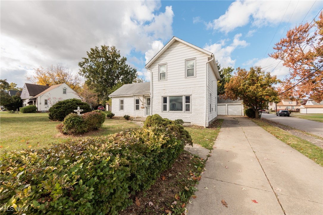 820 E 250 Street Euclid OH 44132