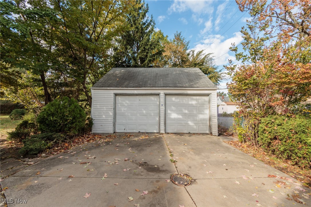 820 E 250 Street Euclid OH 44132