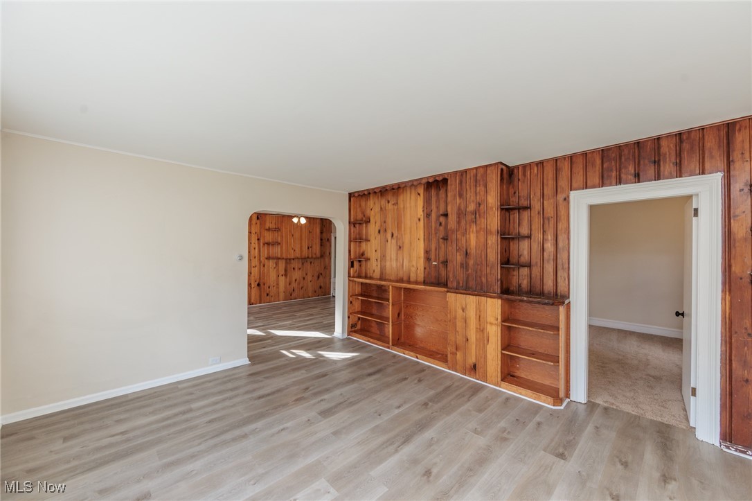 820 E 250 Street Euclid OH 44132