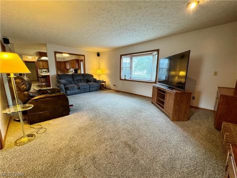 6385 Harbor Drive NW Canton OH 44718