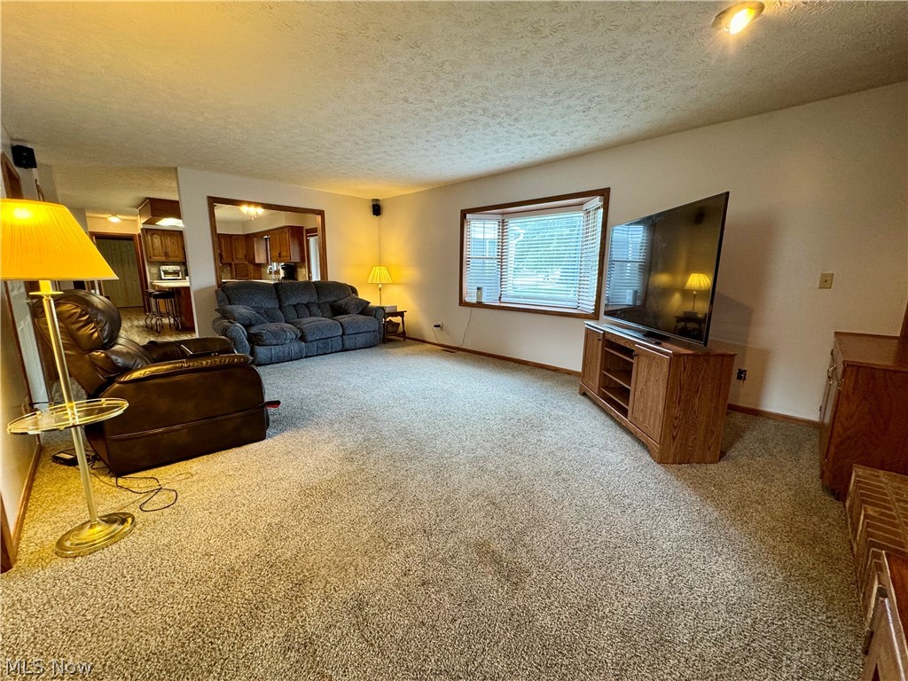 6385 Harbor Drive NW Canton OH 44718