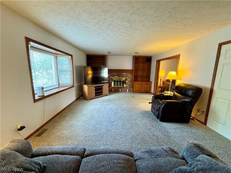 6385 Harbor Drive NW Canton OH 44718