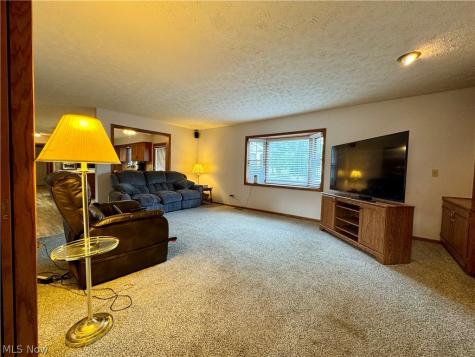 6385 Harbor Drive NW Canton OH 44718