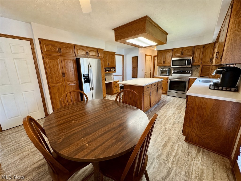 6385 Harbor Drive NW Canton OH 44718